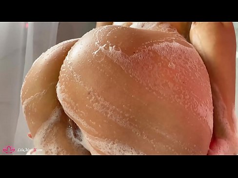 ❤️ Bruneta masturbuje kundu vibrátorem až k intenzivnímu orgasmu ve sprše Domácí porno u porna cs.hentaisun.ru ❌️