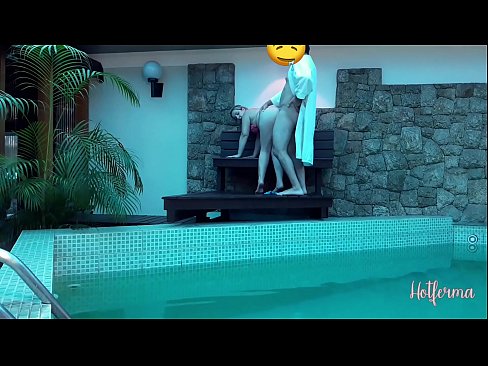 ❤️ Šéf pozve služebnou k bazénu, ale neodolala žhavému Domácí porno u porna cs.hentaisun.ru ❌️